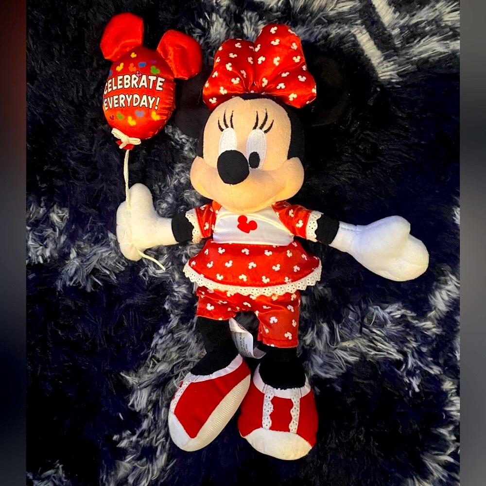 Disneyland celebrate Every Day Minnie Mouse 12”